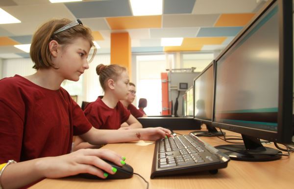Министерство просвещения России отреагировало на предложение о включении в школьную программу Dota 2, World of Tanks, Minecraft и других игр
